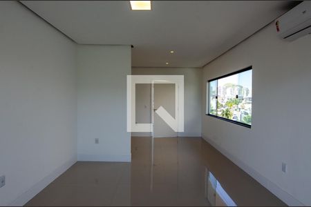Casa de condomínio à venda com 300m², 3 quartos e 2 vagas
