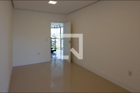Casa de condomínio à venda com 300m², 3 quartos e 2 vagas