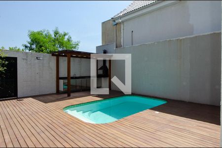 Casa de condomínio à venda com 300m², 3 quartos e 2 vagas Casa de condomínio à venda com 300m², 3 quartos e 2 vagasÁrea externa