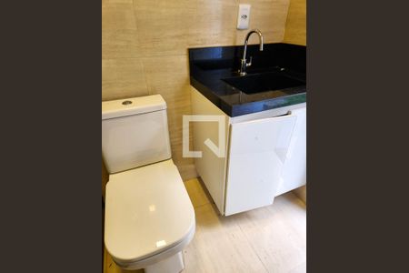 Casa de condomínio à venda com 300m², 3 quartos e 2 vagas Casa de condomínio à venda com 300m², 3 quartos e 2 vagasBanheiro de serviço