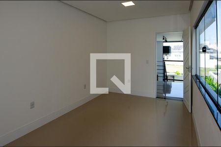 Casa de condomínio à venda com 300m², 3 quartos e 2 vagas