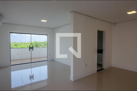 Casa de condomínio à venda com 300m², 3 quartos e 2 vagas