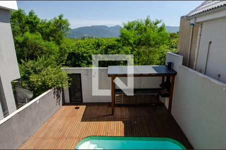 Casa de condomínio à venda com 300m², 3 quartos e 2 vagas