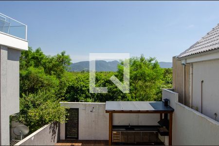 Casa de condomínio à venda com 300m², 3 quartos e 2 vagas