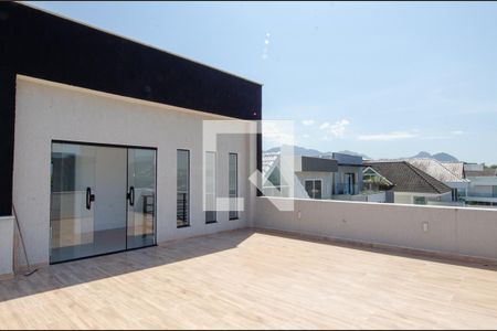 Casa de condomínio à venda com 300m², 3 quartos e 2 vagas