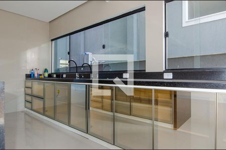 Casa de condomínio à venda com 300m², 3 quartos e 2 vagas Casa de condomínio à venda com 300m², 3 quartos e 2 vagasCozinha