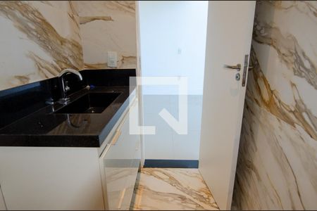 Casa de condomínio à venda com 300m², 3 quartos e 2 vagas Casa de condomínio à venda com 300m², 3 quartos e 2 vagasLavabo