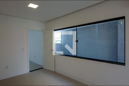 Casa de condomínio à venda com 300m², 3 quartos e 2 vagas