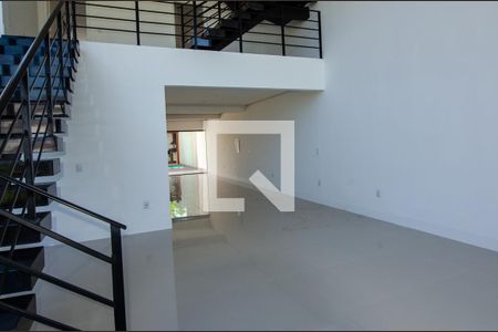 Casa de condomínio à venda com 300m², 3 quartos e 2 vagas Casa de condomínio à venda com 300m², 3 quartos e 2 vagasSala