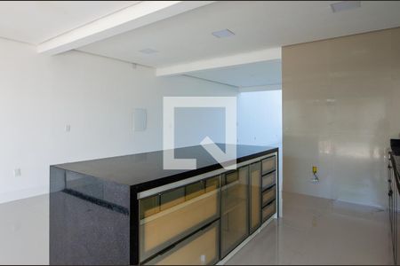 Casa de condomínio à venda com 300m², 3 quartos e 2 vagas Casa de condomínio à venda com 300m², 3 quartos e 2 vagasCozinha
