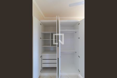 Apartamento para alugar com 98m², 3 quartos e 1 vaga Apartamento para alugar com 98m², 3 quartos e 1 vagaQuarto 01 - Armário