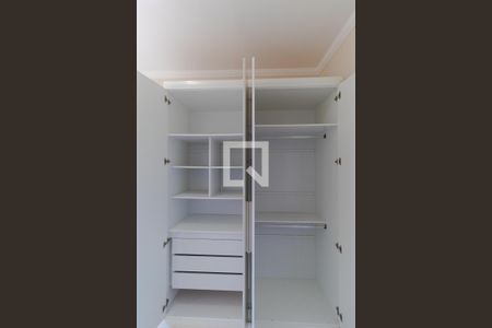 Apartamento para alugar com 98m², 3 quartos e 1 vaga Apartamento para alugar com 98m², 3 quartos e 1 vagaQuarto 02 -Armário