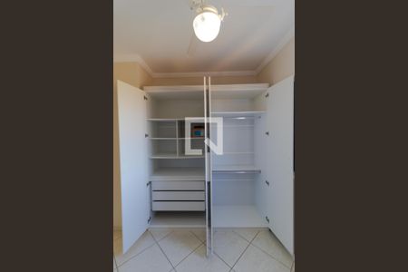 Apartamento para alugar com 98m², 3 quartos e 1 vaga Apartamento para alugar com 98m², 3 quartos e 1 vagaSuíte - Armário