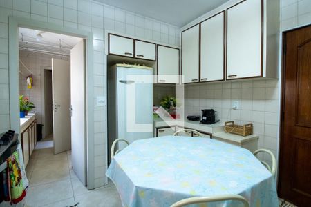 Apartamento à venda com 126m², 3 quartos e 2 vagas Apartamento à venda com 126m², 3 quartos e 2 vagasCozinha