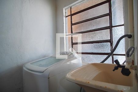 Casa à venda com 110m², 4 quartos e 2 vagasÁrea de serviço