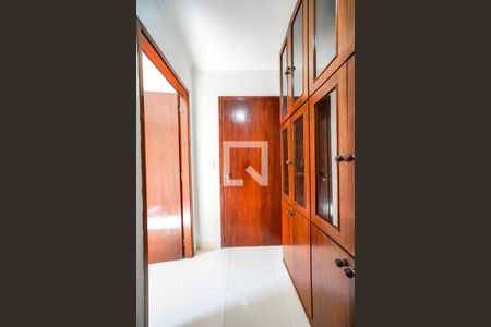 Casa de condomínio para alugar com 80m², 2 quartos e 1 vaga Casa de condomínio para alugar com 80m², 2 quartos e 1 vagaHall da escada