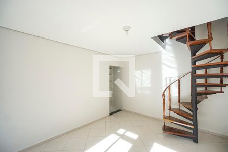 Sala de casa de condomínio para alugar com 2 quartos, 80m² em Vila Beatriz, São Paulo