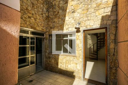 Casa de condomínio para alugar com 80m², 2 quartos e 1 vaga Casa de condomínio para alugar com 80m², 2 quartos e 1 vagaQuintal