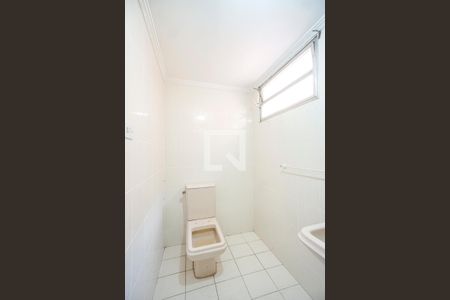 Casa de condomínio para alugar com 80m², 2 quartos e 1 vaga Casa de condomínio para alugar com 80m², 2 quartos e 1 vagaBanheiro de serviço