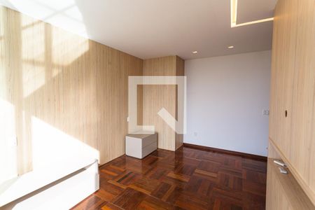 Casa para alugar com 332m², 3 quartos e 3 vagas
