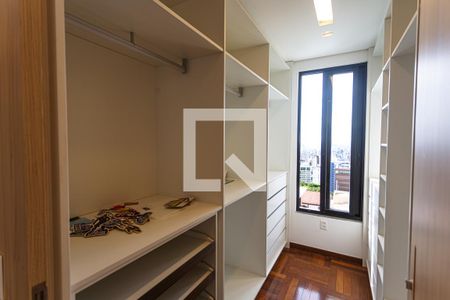 Casa para alugar com 332m², 3 quartos e 3 vagas