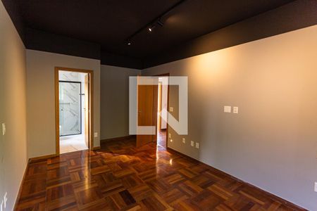 Casa para alugar com 332m², 3 quartos e 3 vagas