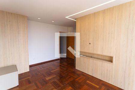 Casa para alugar com 332m², 3 quartos e 3 vagas