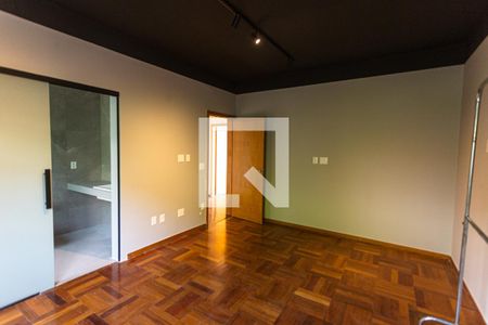Casa para alugar com 332m², 3 quartos e 3 vagas