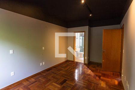 Casa para alugar com 332m², 3 quartos e 3 vagas