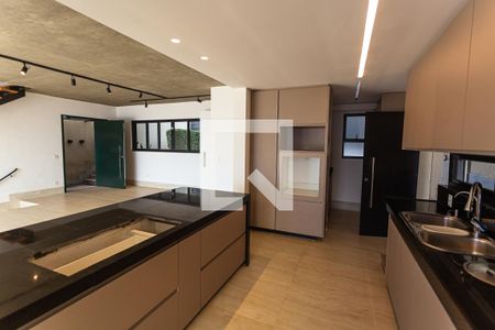 Casa para alugar com 332m², 3 quartos e 3 vagas