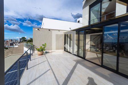 Casa para alugar com 332m², 3 quartos e 3 vagas