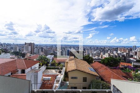 Casa para alugar com 332m², 3 quartos e 3 vagas