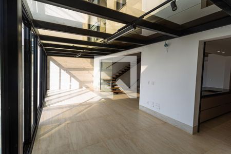 Casa para alugar com 332m², 3 quartos e 3 vagas