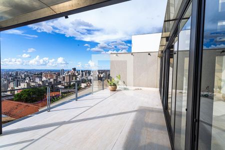 Casa para alugar com 332m², 3 quartos e 3 vagas