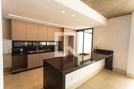 Casa para alugar com 332m², 3 quartos e 3 vagas