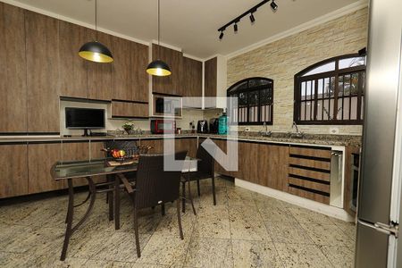 Casa à venda com 400m², 4 quartos e 6 vagas Casa à venda com 400m², 4 quartos e 6 vagasCozinha