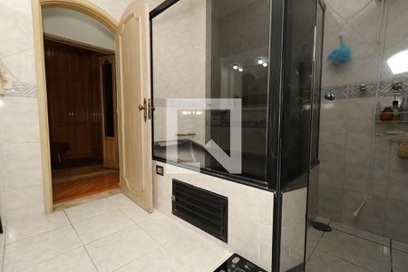 Casa à venda com 400m², 4 quartos e 6 vagas Casa à venda com 400m², 4 quartos e 6 vagasBanheiro da Suíte
