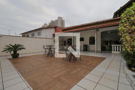 Casa à venda com 400m², 4 quartos e 6 vagas Casa à venda com 400m², 4 quartos e 6 vagasQuintal