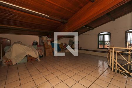 Casa à venda com 400m², 4 quartos e 6 vagas Casa à venda com 400m², 4 quartos e 6 vagasSótão