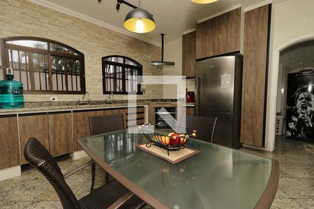 Casa à venda com 400m², 4 quartos e 6 vagas Casa à venda com 400m², 4 quartos e 6 vagasCozinha