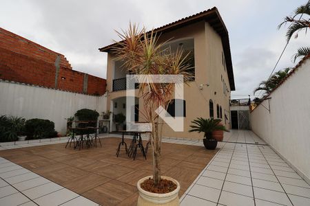 Casa à venda com 400m², 4 quartos e 6 vagas Casa à venda com 400m², 4 quartos e 6 vagasQuintal