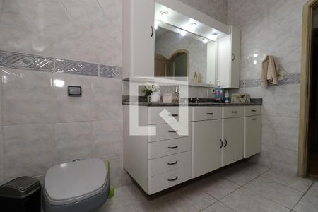 Casa à venda com 400m², 4 quartos e 6 vagas Casa à venda com 400m², 4 quartos e 6 vagasBanheiro da Suíte