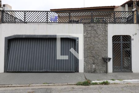 Casa à venda com 400m², 4 quartos e 6 vagas Casa à venda com 400m², 4 quartos e 6 vagasFachada com Plaquinha do QuintoAndar