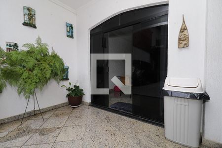 Casa à venda com 400m², 4 quartos e 6 vagas Casa à venda com 400m², 4 quartos e 6 vagasQuintal