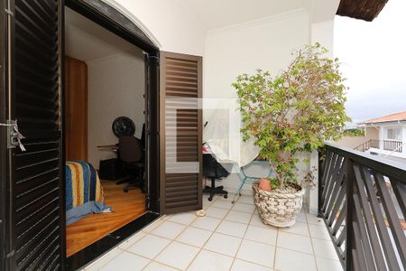 Casa à venda com 400m², 4 quartos e 6 vagas Casa à venda com 400m², 4 quartos e 6 vagasVaranda do Quarto 3 e 4