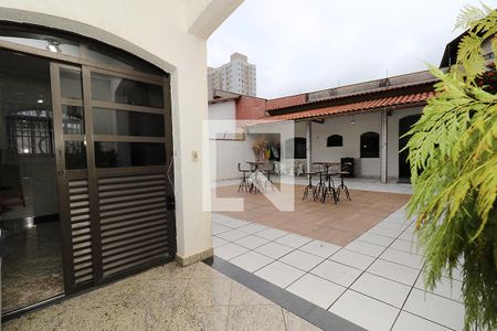 Casa à venda com 400m², 4 quartos e 6 vagas Casa à venda com 400m², 4 quartos e 6 vagasQuintal