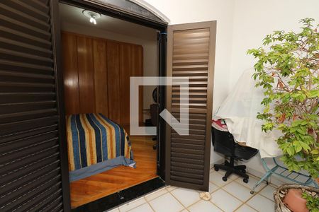 Casa à venda com 400m², 4 quartos e 6 vagas Casa à venda com 400m², 4 quartos e 6 vagasVaranda do Quarto 3 e 4