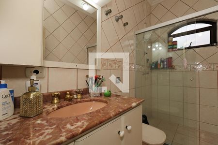 Casa à venda com 400m², 4 quartos e 6 vagas Casa à venda com 400m², 4 quartos e 6 vagasBanheiro Corredor