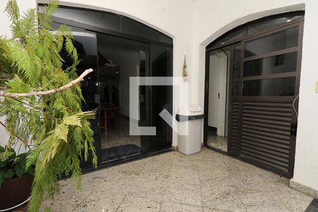 Casa à venda com 400m², 4 quartos e 6 vagas Casa à venda com 400m², 4 quartos e 6 vagasQuintal