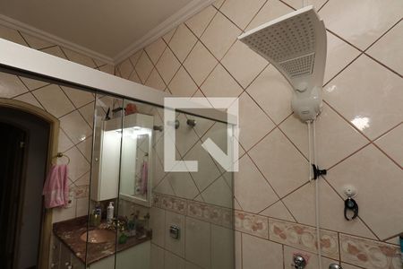 Casa à venda com 400m², 4 quartos e 6 vagas Casa à venda com 400m², 4 quartos e 6 vagasBanheiro Corredor